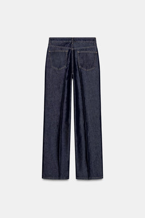 Straight mid-waist creased jeans.