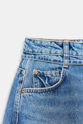 Mid-waist barrel-leg jeans