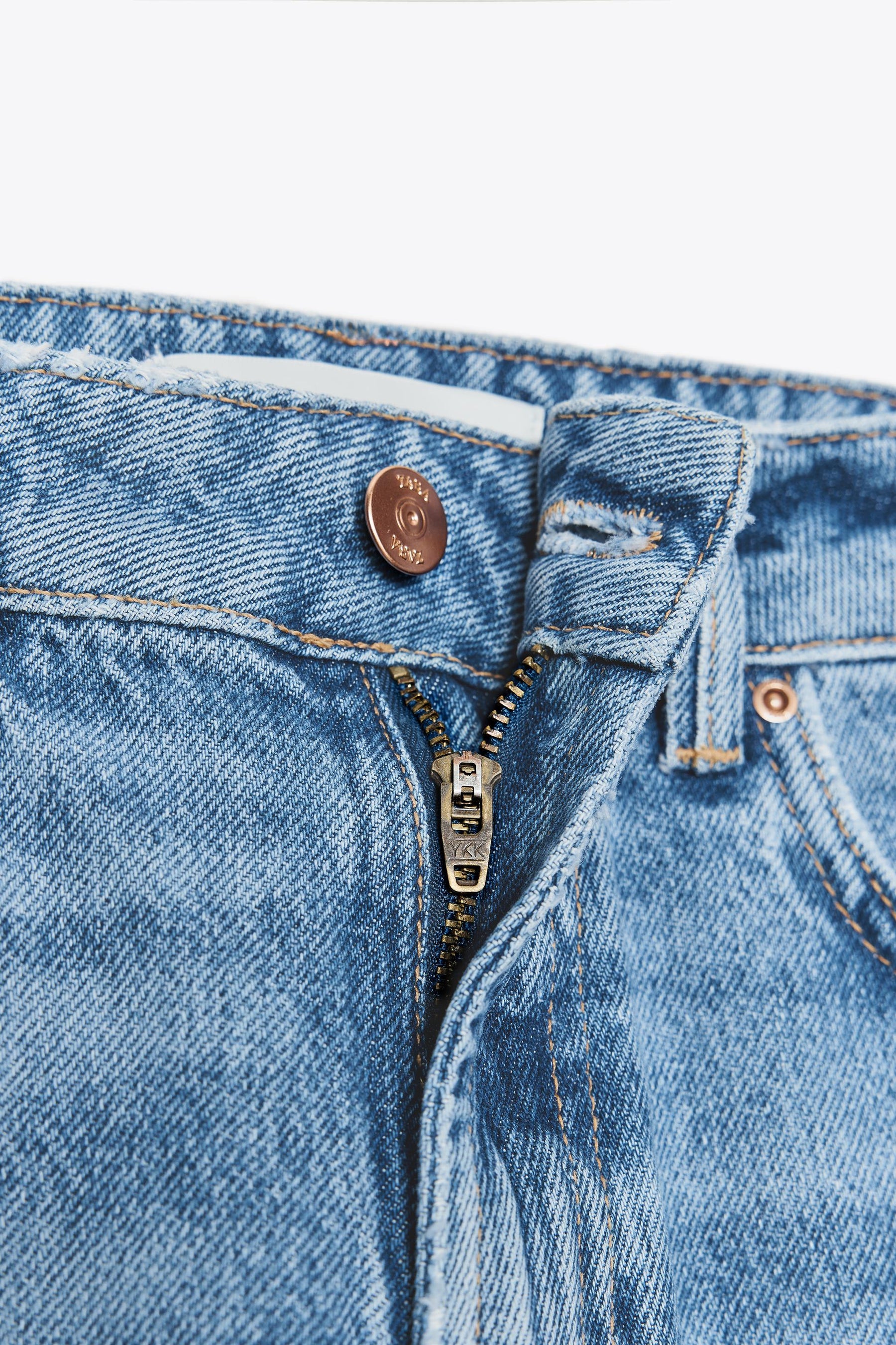 Straight high-waist belted jeans