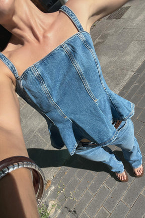 Straight high-waist belted jeans