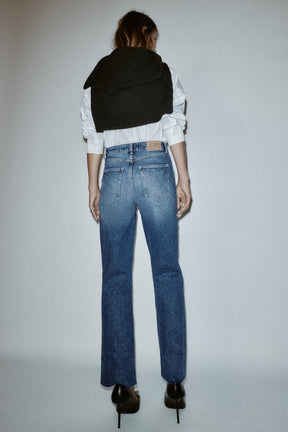 Straight High-Waist Cross-Over Jeans
