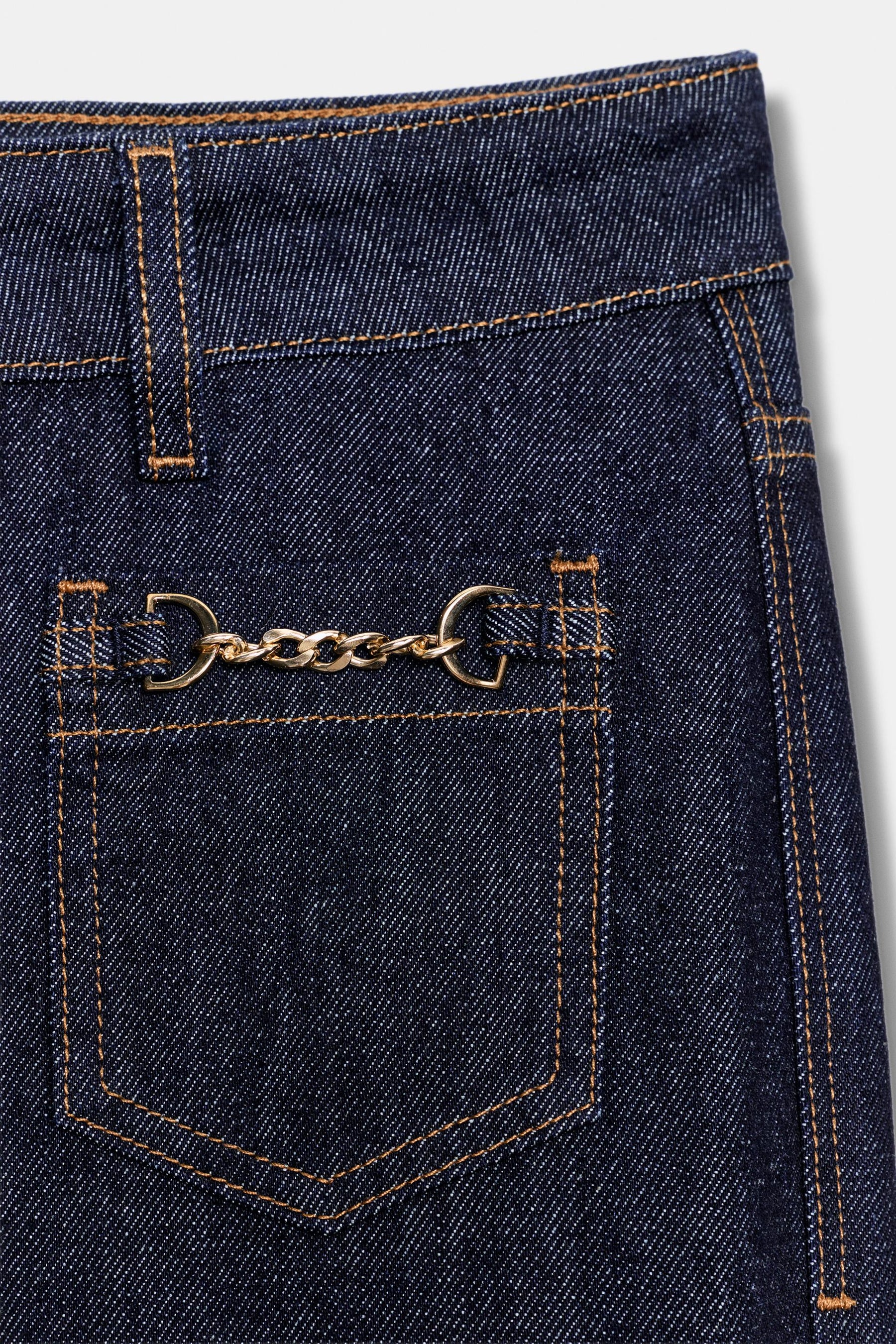 Mid-Waist Wide-Leg Jeans