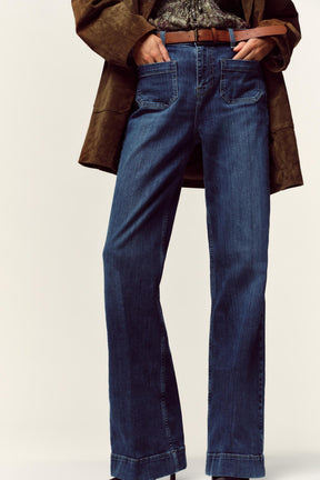 HIGH-WAIST FLARE JEANS