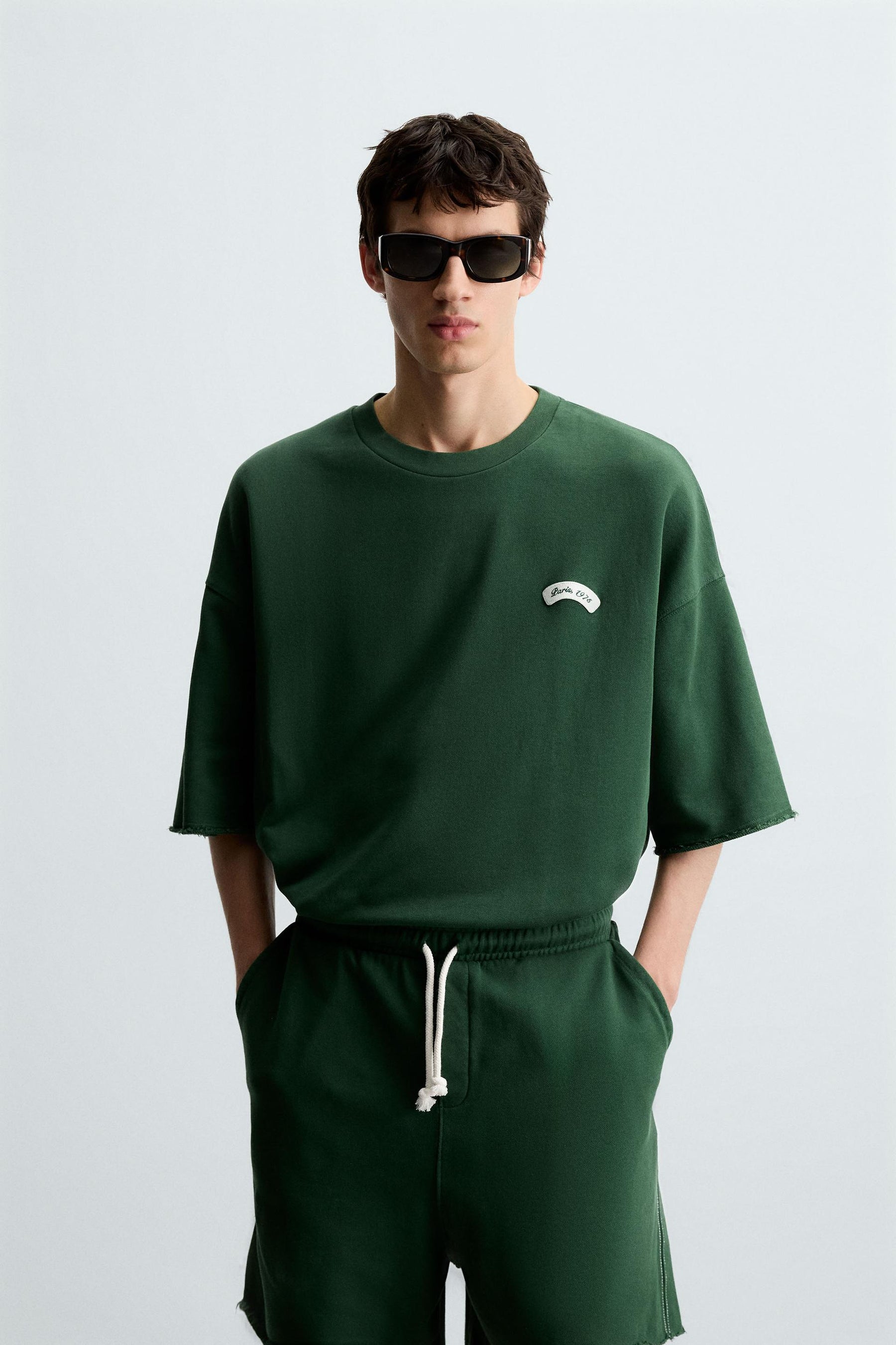 SWEATSHIRT WITH CONTRAST PATCH - Image 2