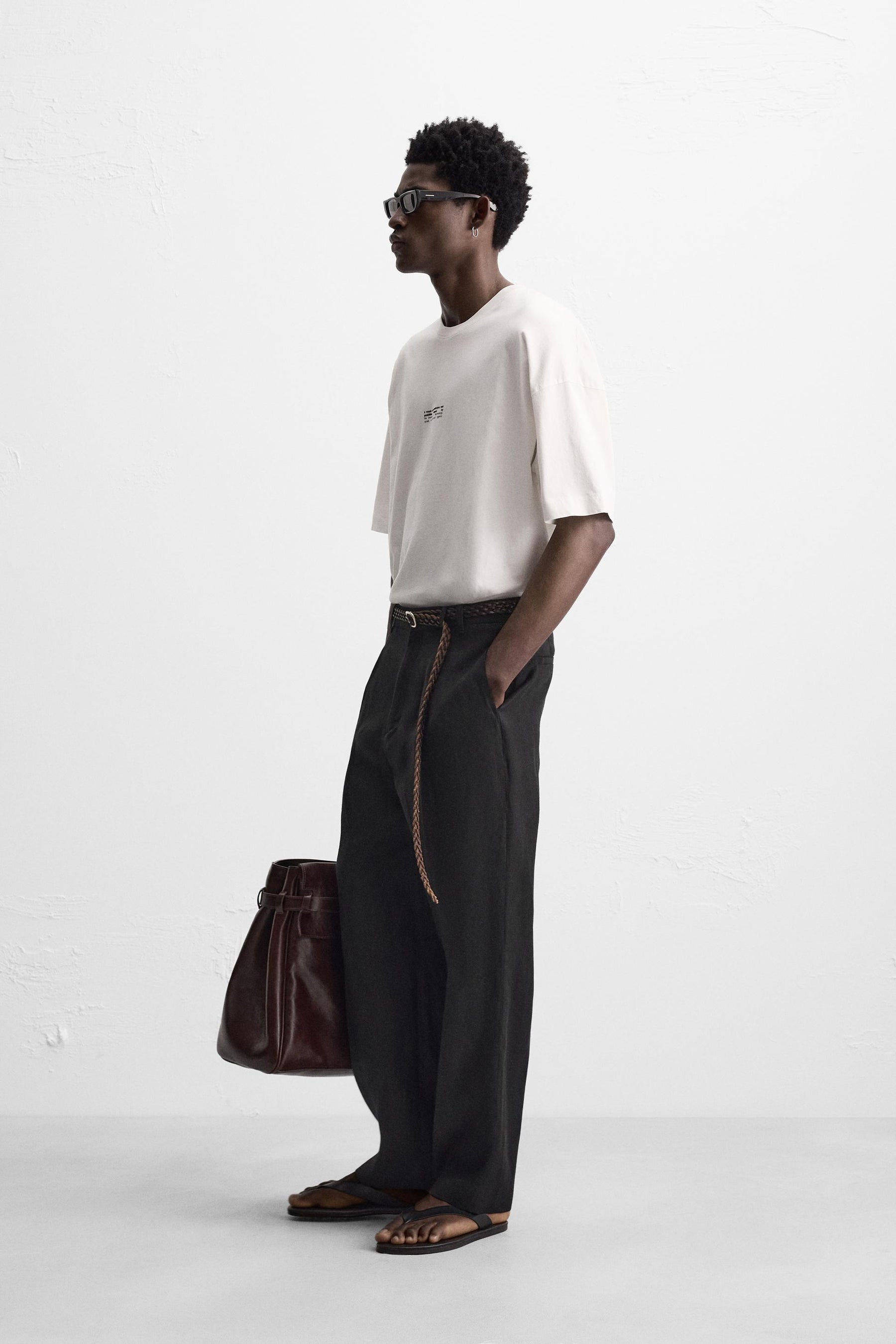 PRINTED GRAPHIC T-SHIRT - Image 4