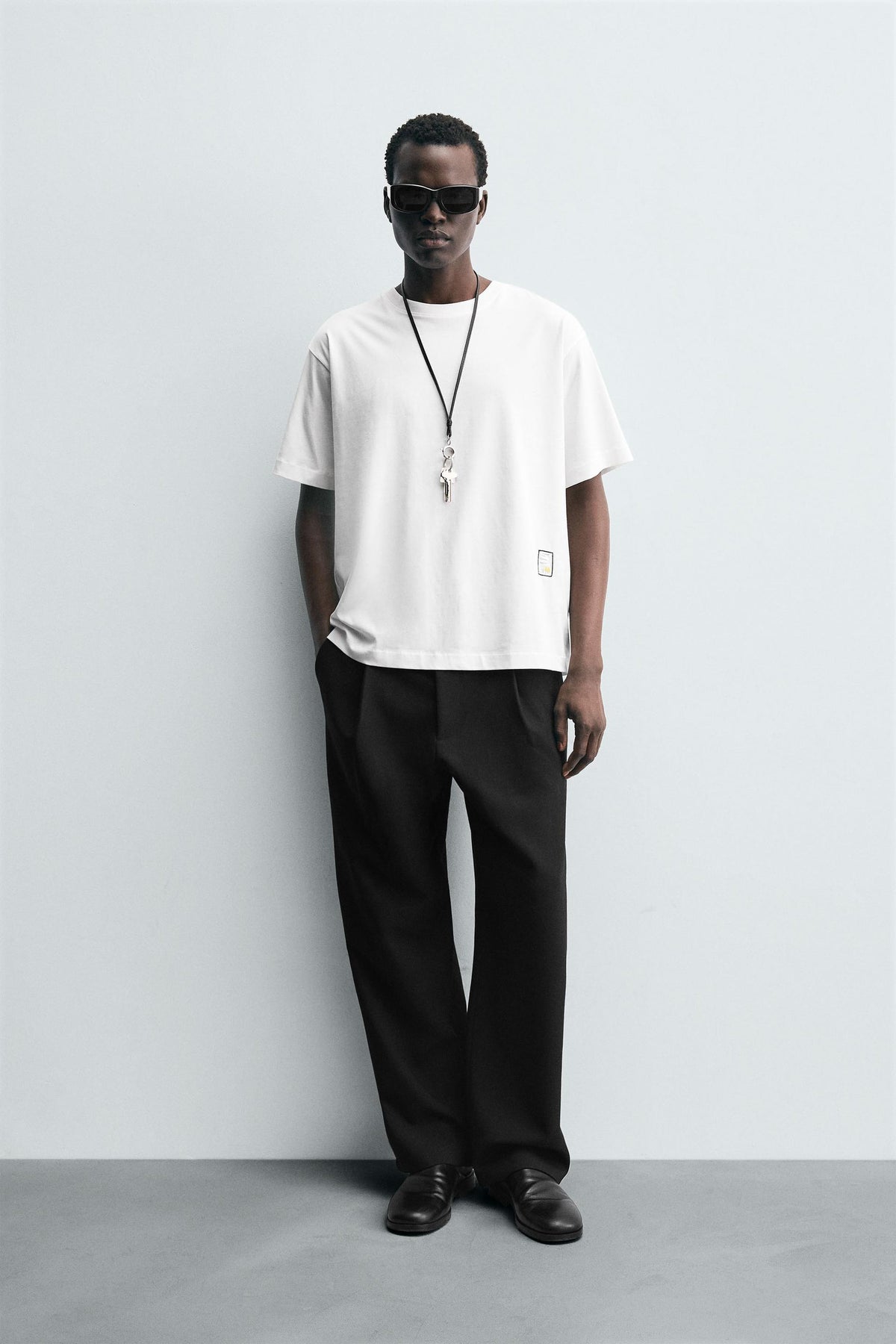 CONTRAST PATCH T-SHIRT - Image 1