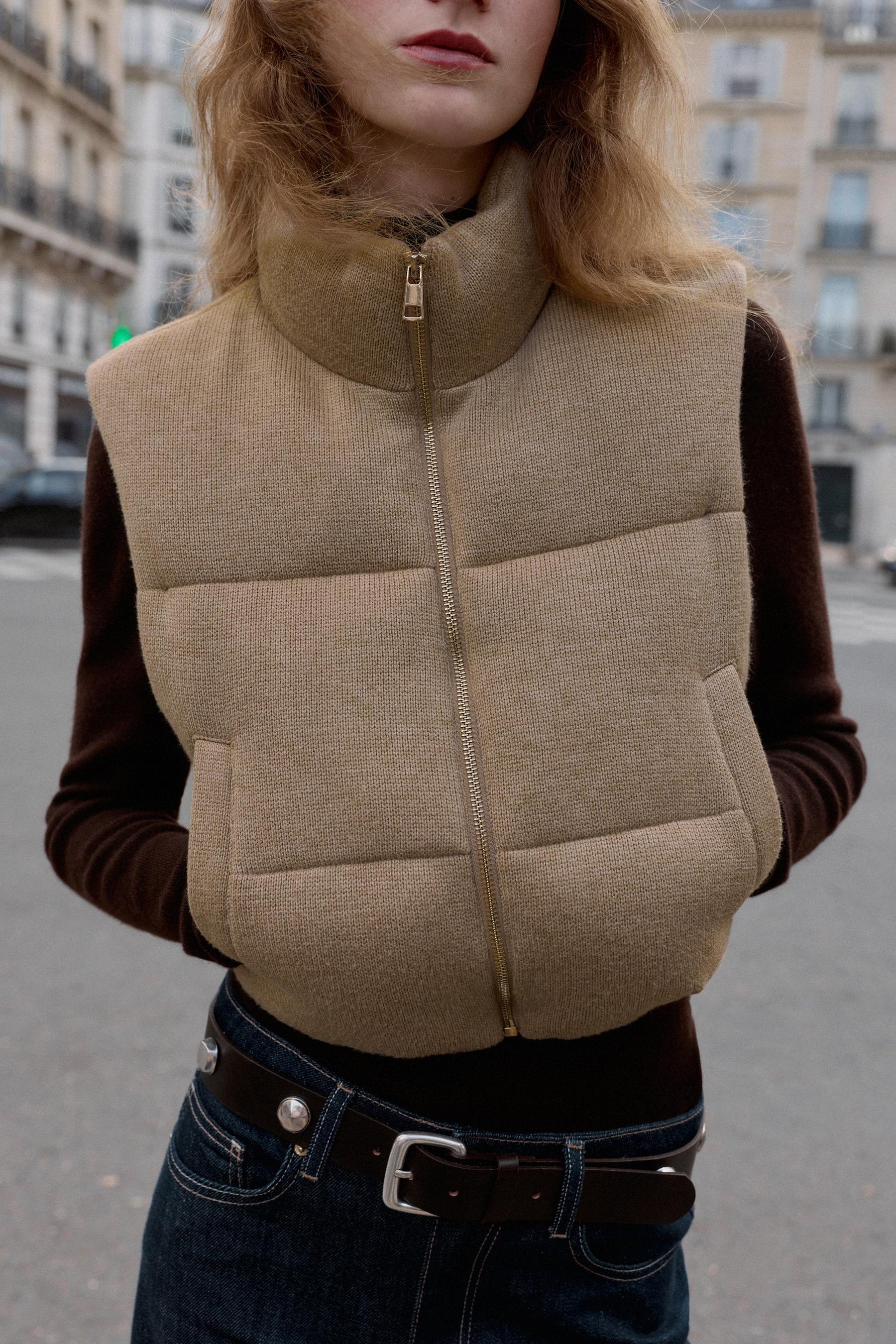 SHORT KNITTED PUFFER GILET - Image 2