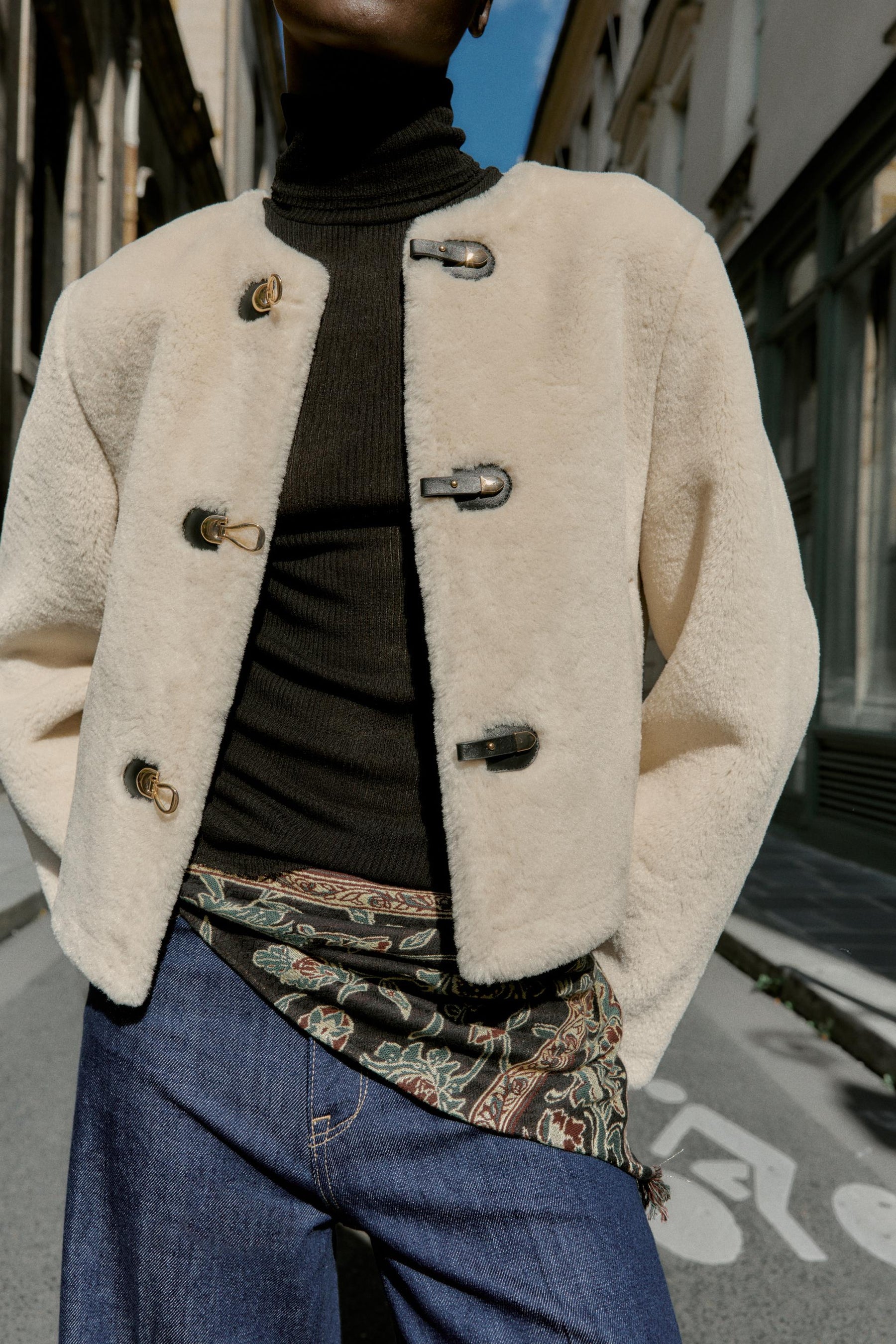 FAUX FUR JACKET WITH FIREMAN CLASP - Image 2