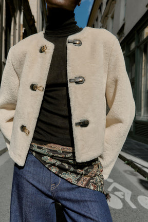 FAUX FUR JACKET WITH FIREMAN CLASP - Image 2