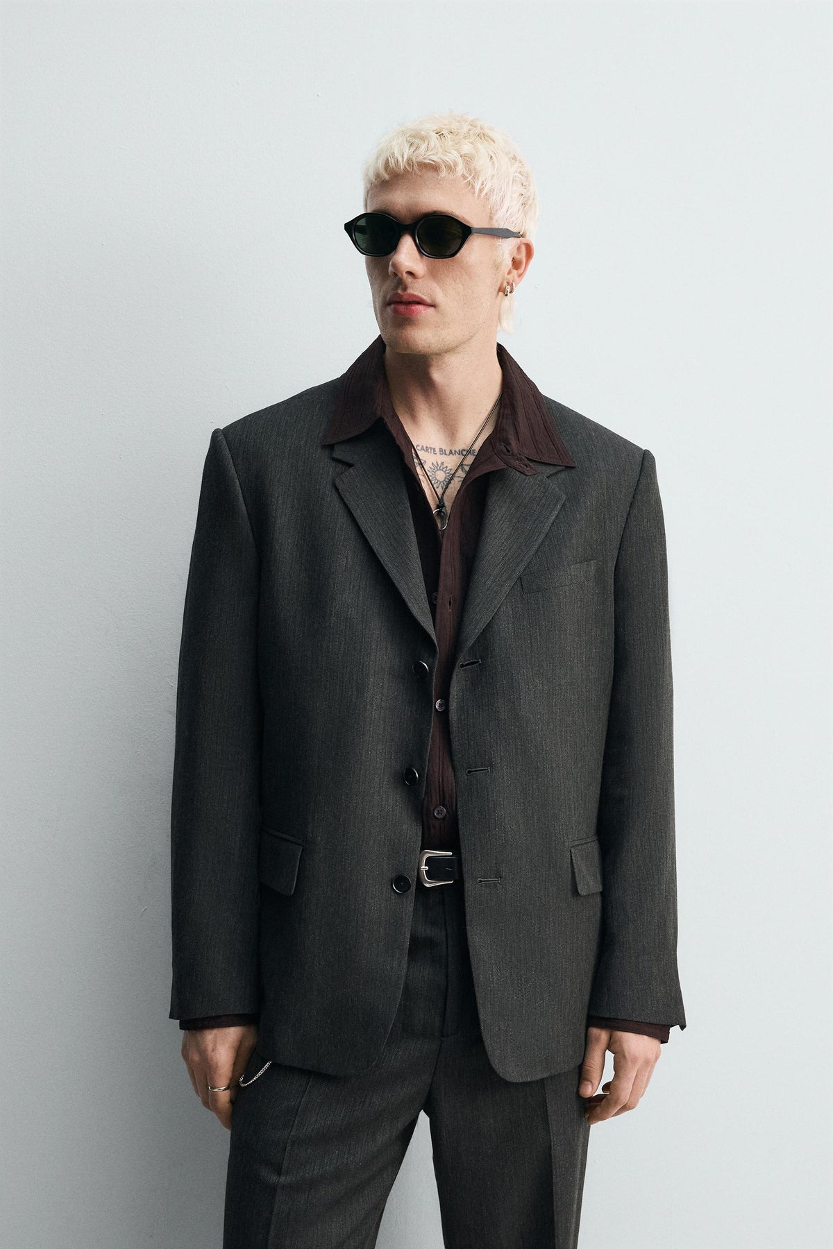 LIMITED EDITION TEXTURED BLAZER - Image 2