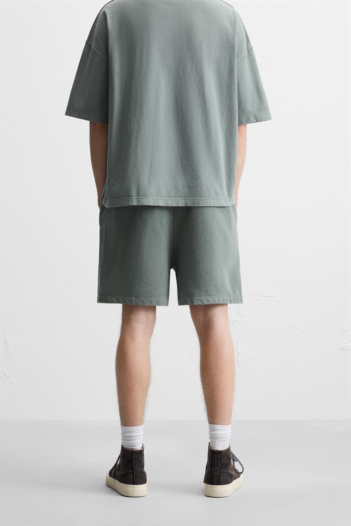 WASHED JOGGER BERMUDA SHORTS - Image 2