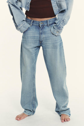 Straight mid-waist belted jeans