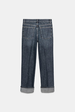 Gerade gefaltete Jeans