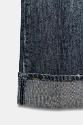 Gerade gefaltete Jeans