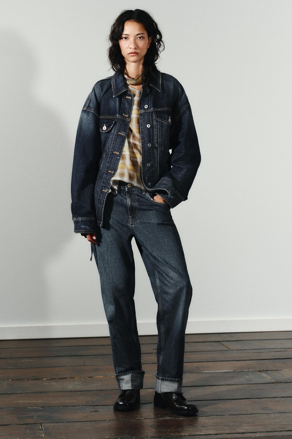 STRAIGHT FOLDED JEANS