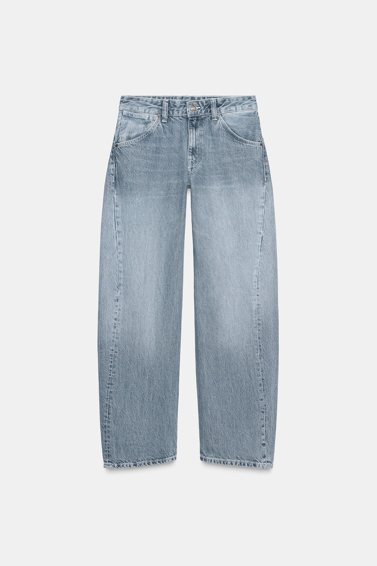 Cropped jeans with displaced