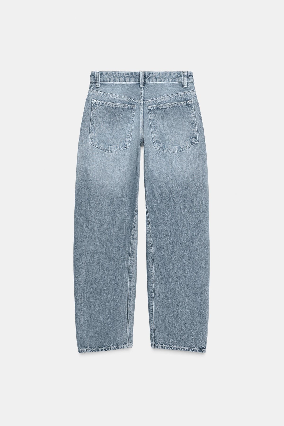 Cropped jeans with displaced