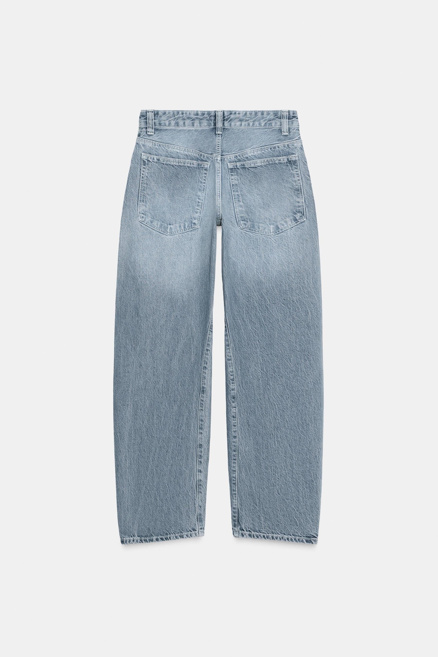 Cropped jeans with displaced