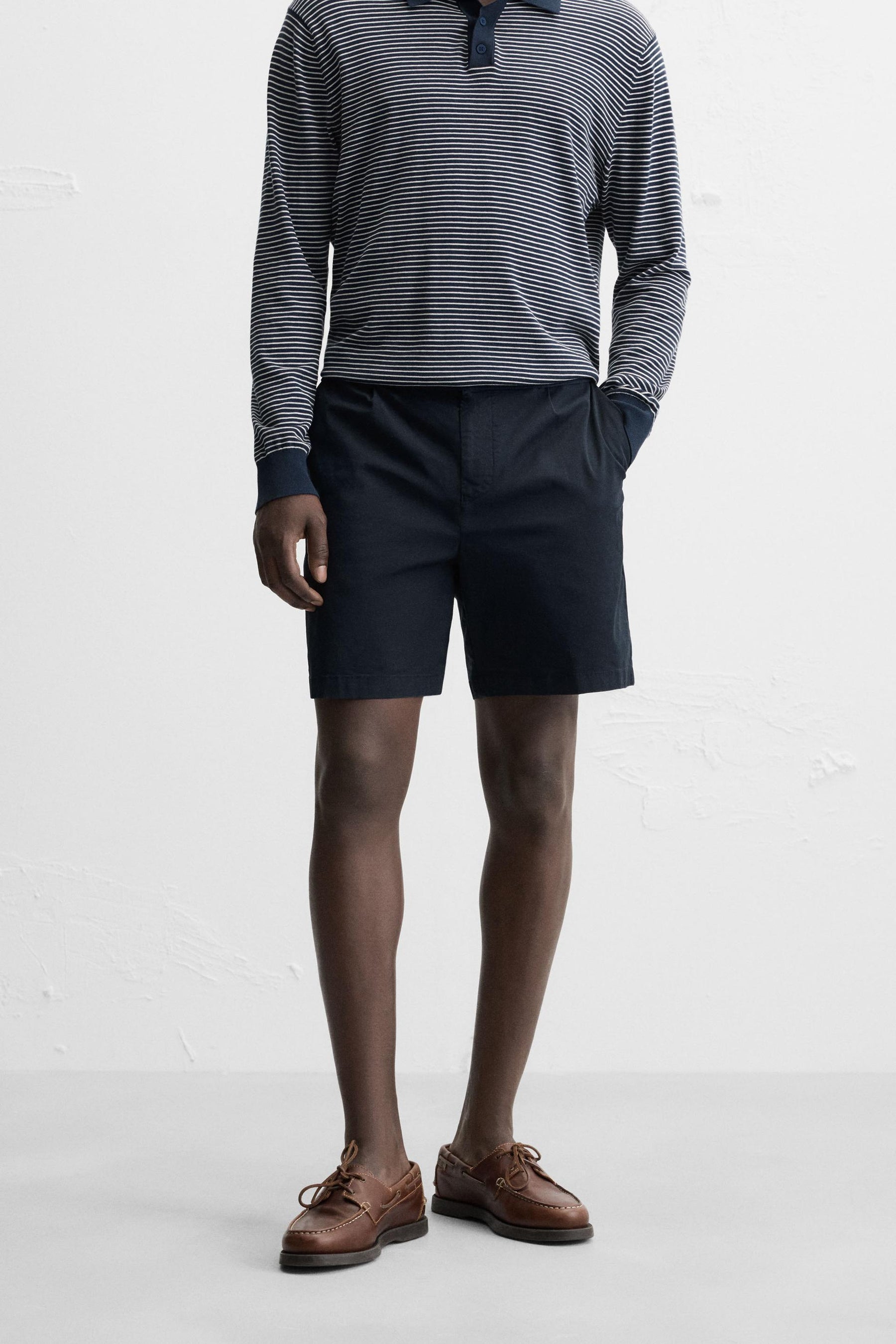 PLEATED REGULAR FIT BERMUDA SHORTS - Image 2