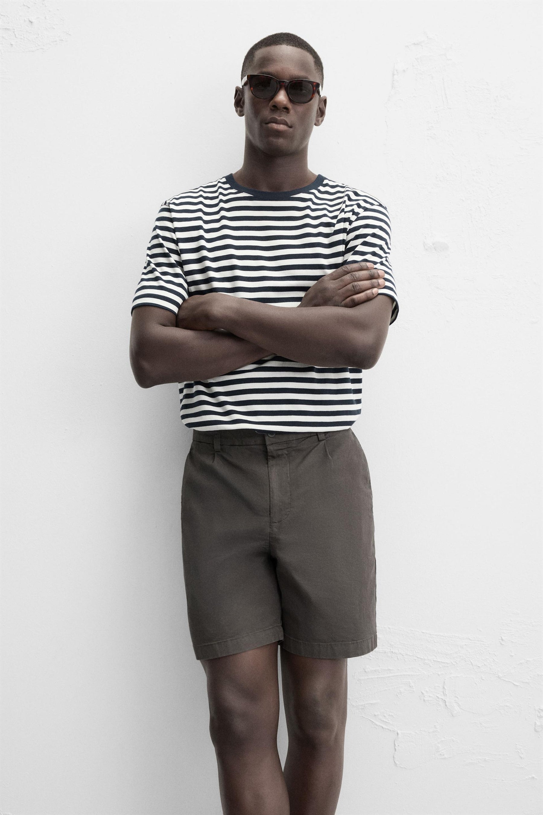 PLEATED REGULAR FIT BERMUDA SHORTS - Image 5