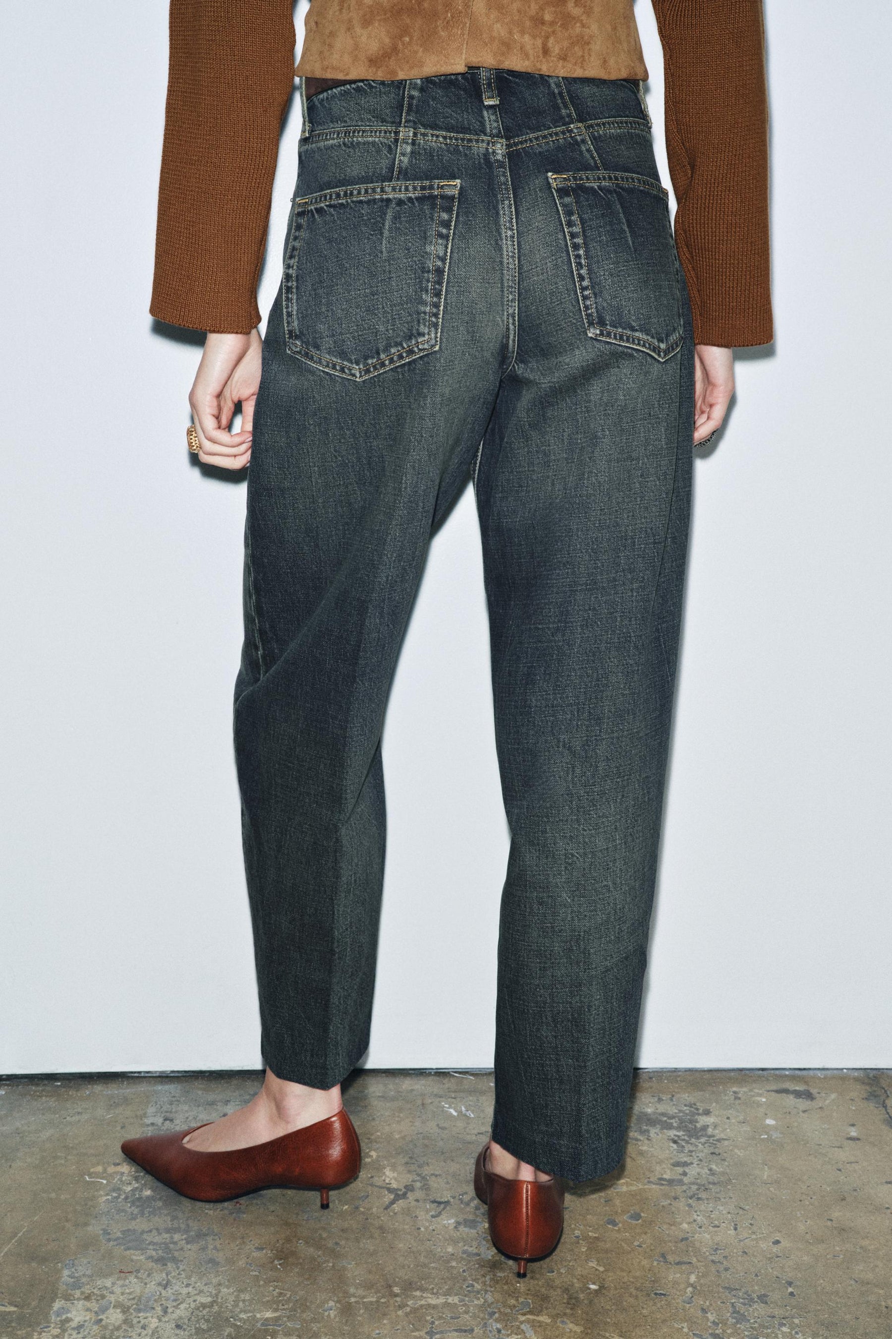 Mid-Waist Jeans