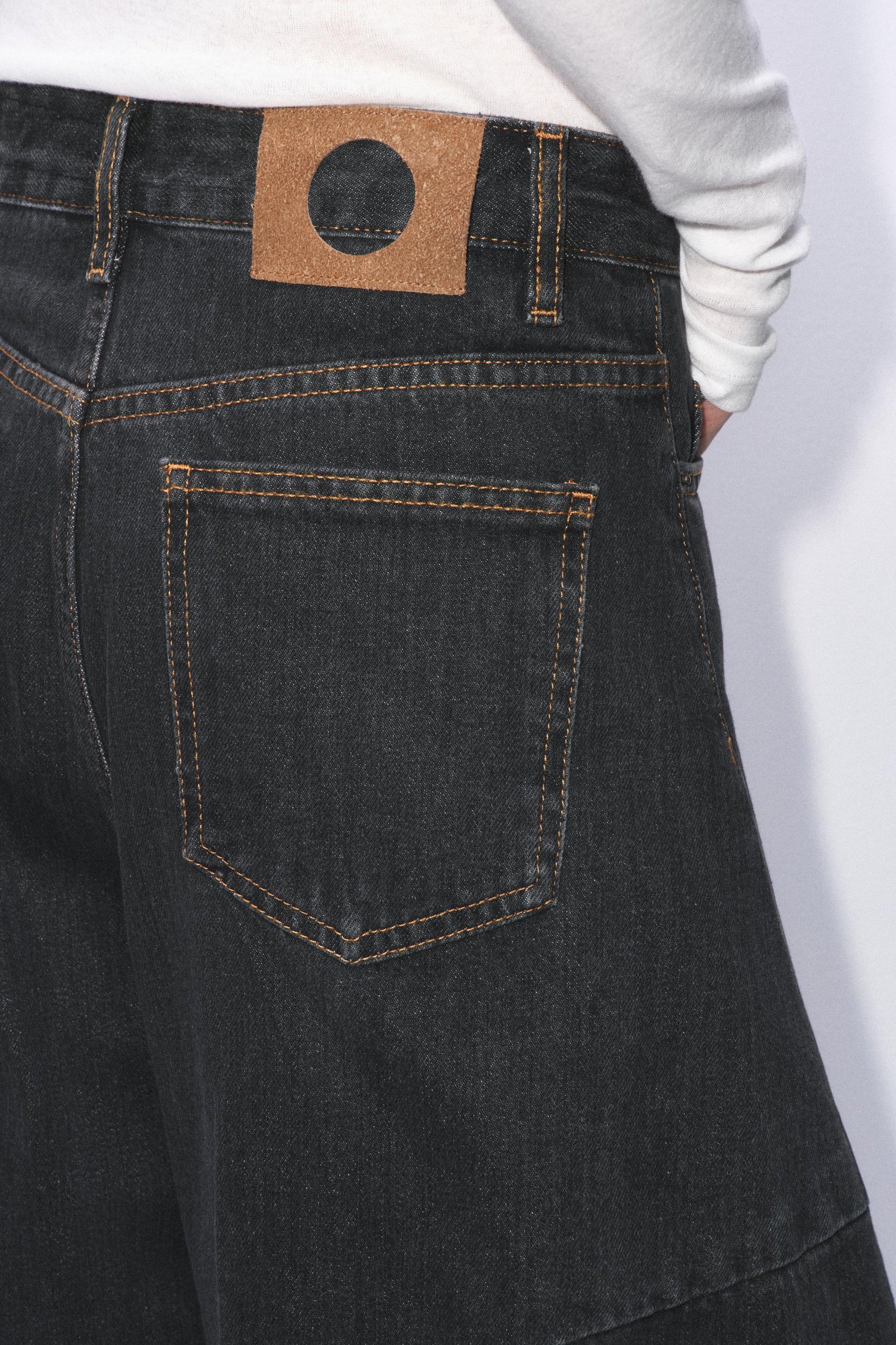 Ankle Balloon Mid-Waist Jeans