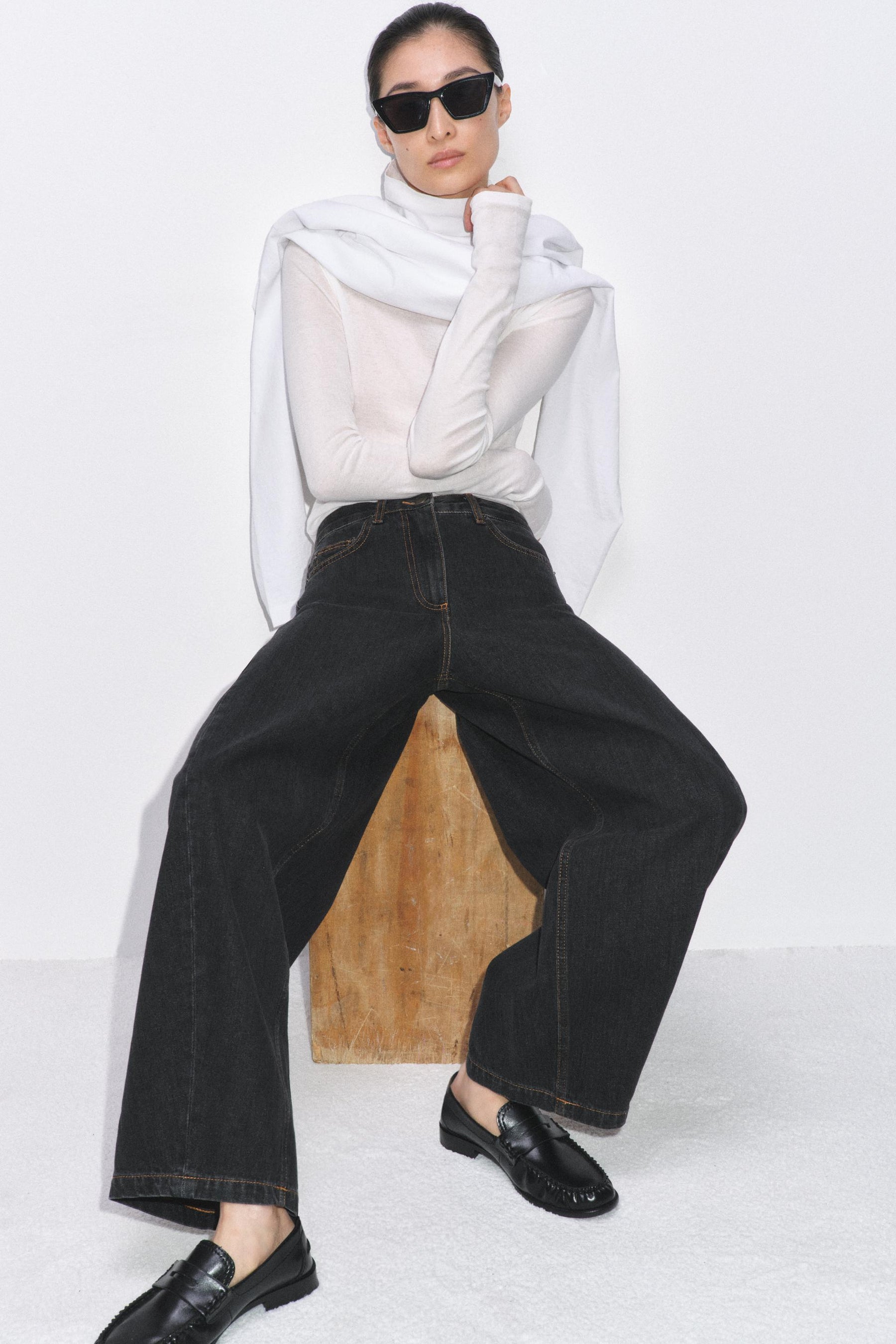 Ankle Balloon Mid-Waist Jeans