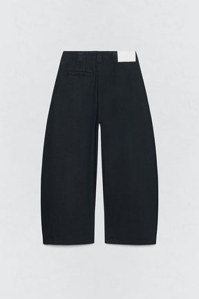 WIDE-LEG JEANS WITH DARTS
