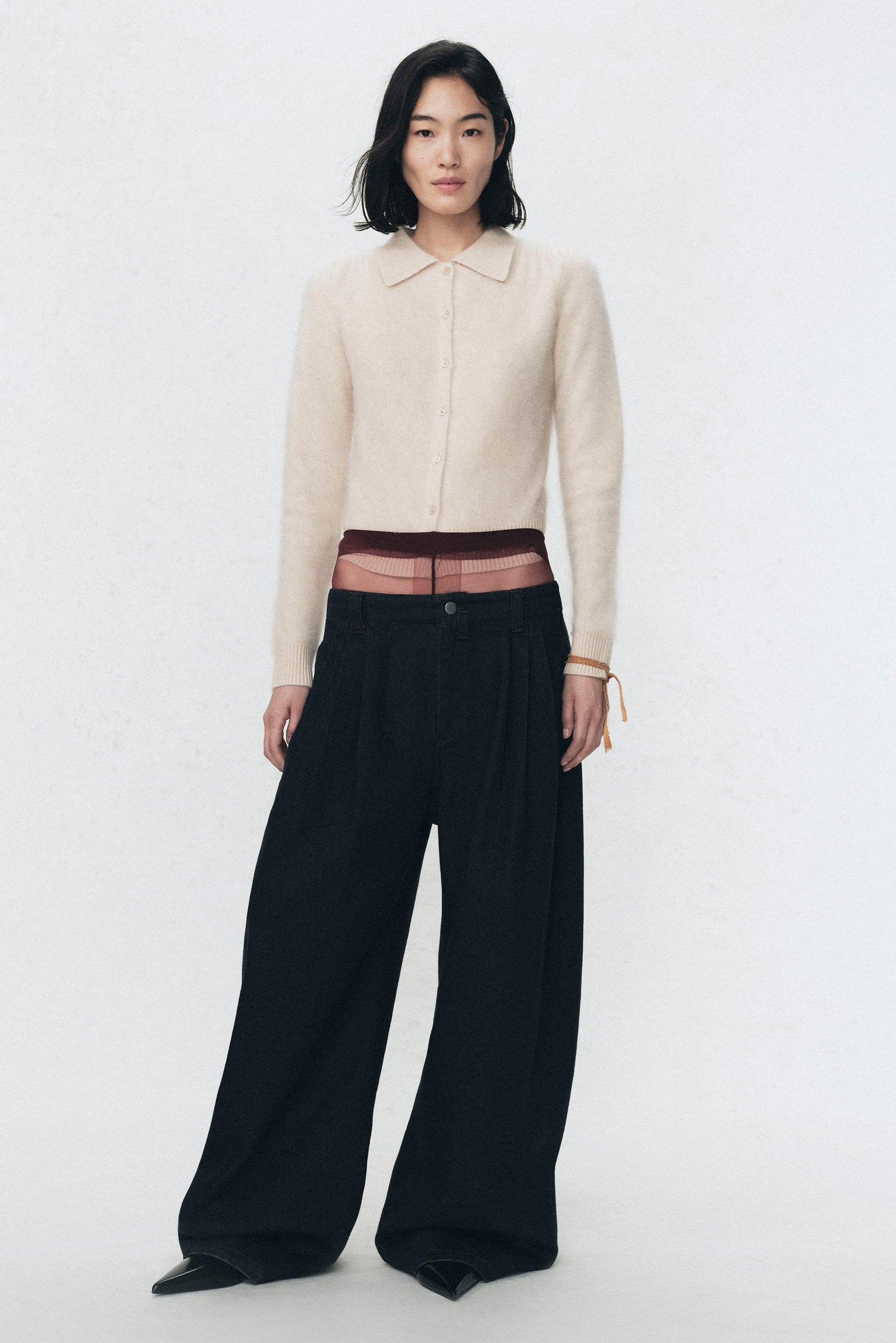 WIDE-LEG JEANS WITH DARTS