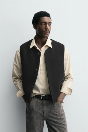 BOUCLÉ TEXTURE GILET WITH WOOL - Image 2