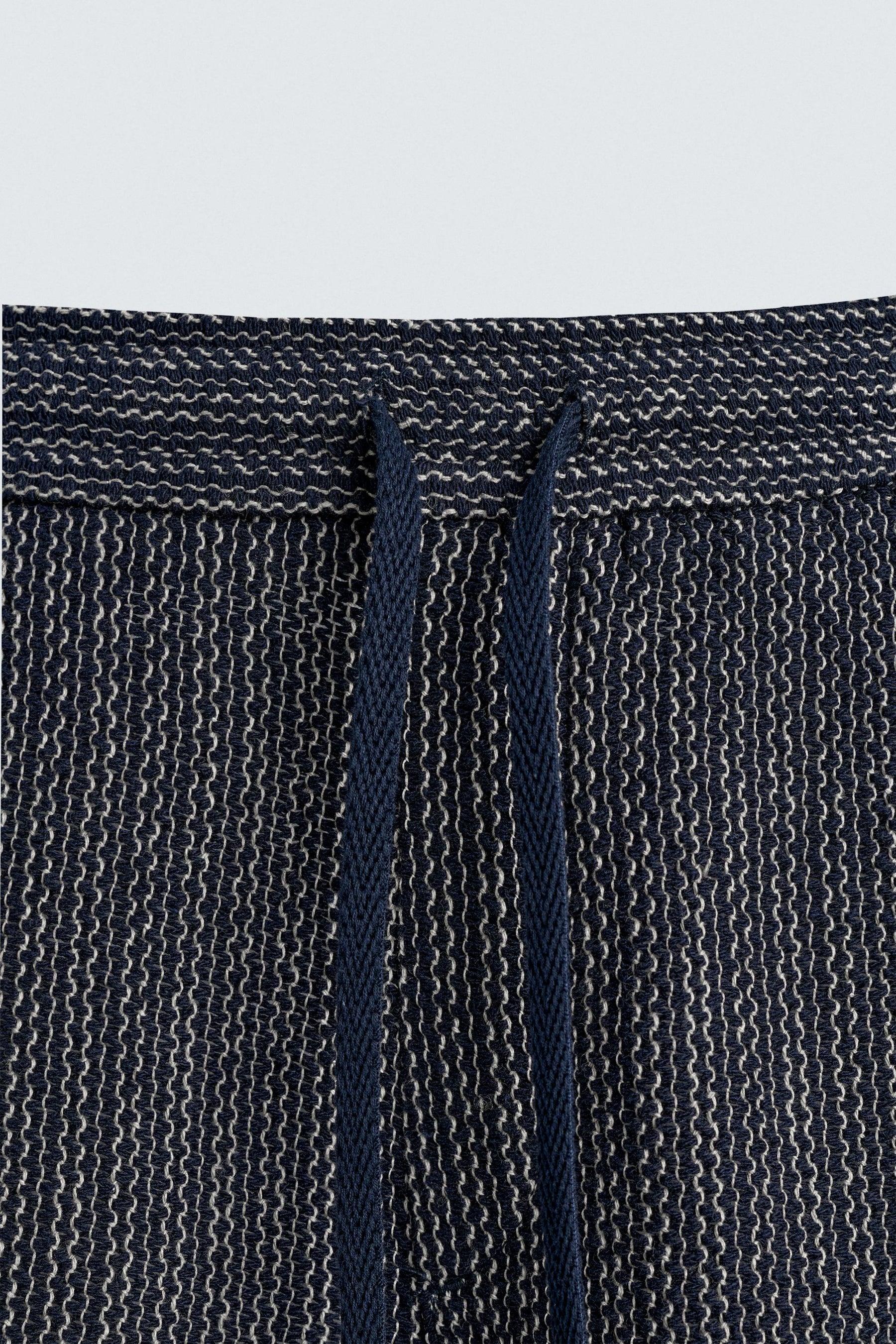JACQUARD TEXTURED BERMUDA SHORTS - Image 9