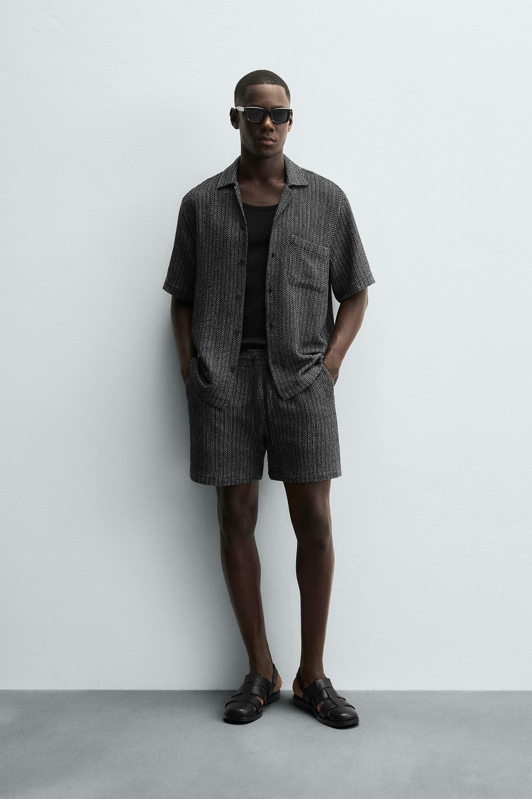 JACQUARD TEXTURED BERMUDA SHORTS - Image 1