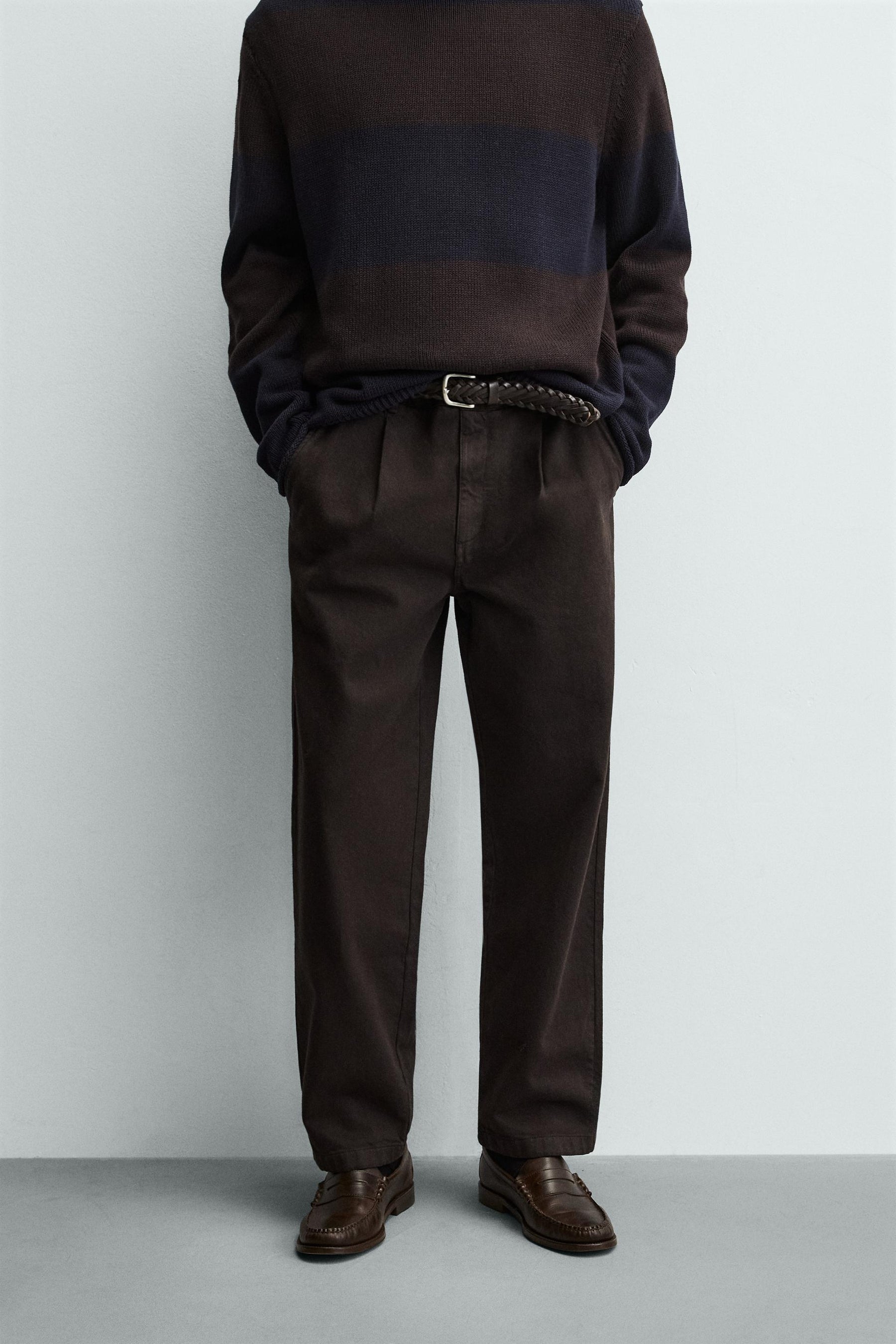 Faltenhose mit geradem Bein