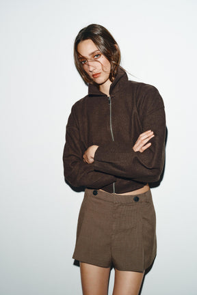 Pleated button shorts