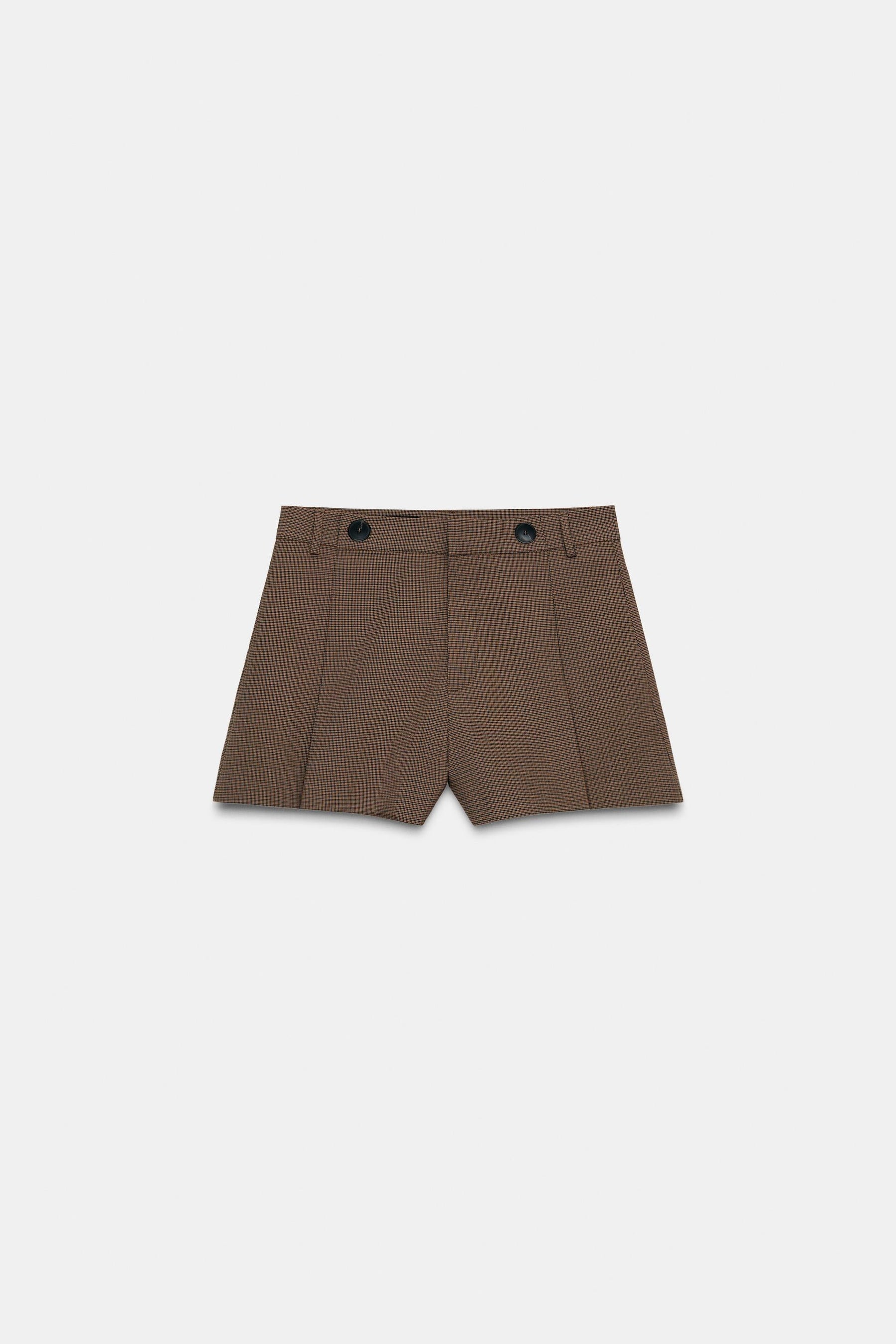 Pleated button shorts