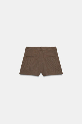 Pleated button shorts