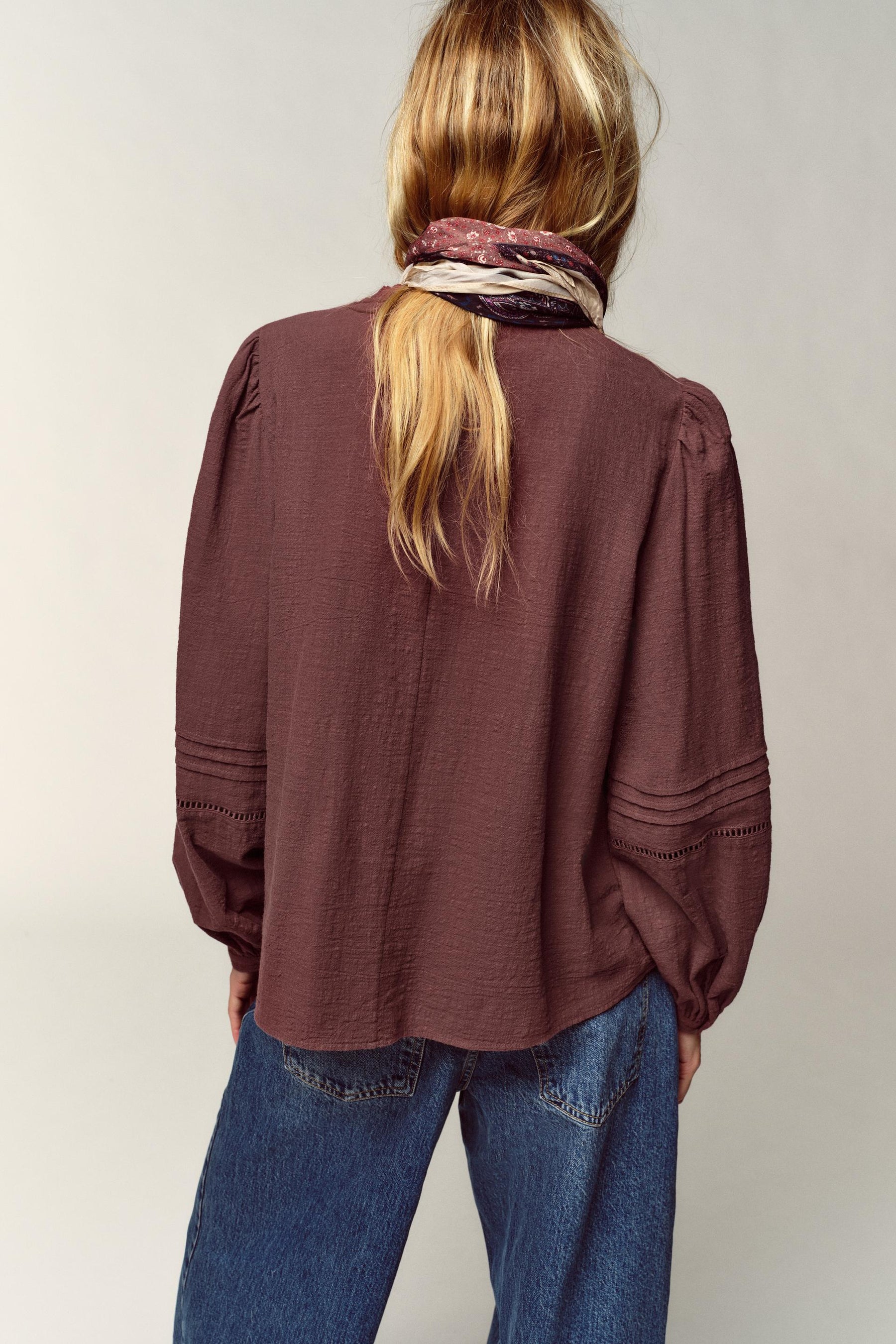 EMBROIDERED BLOUSE