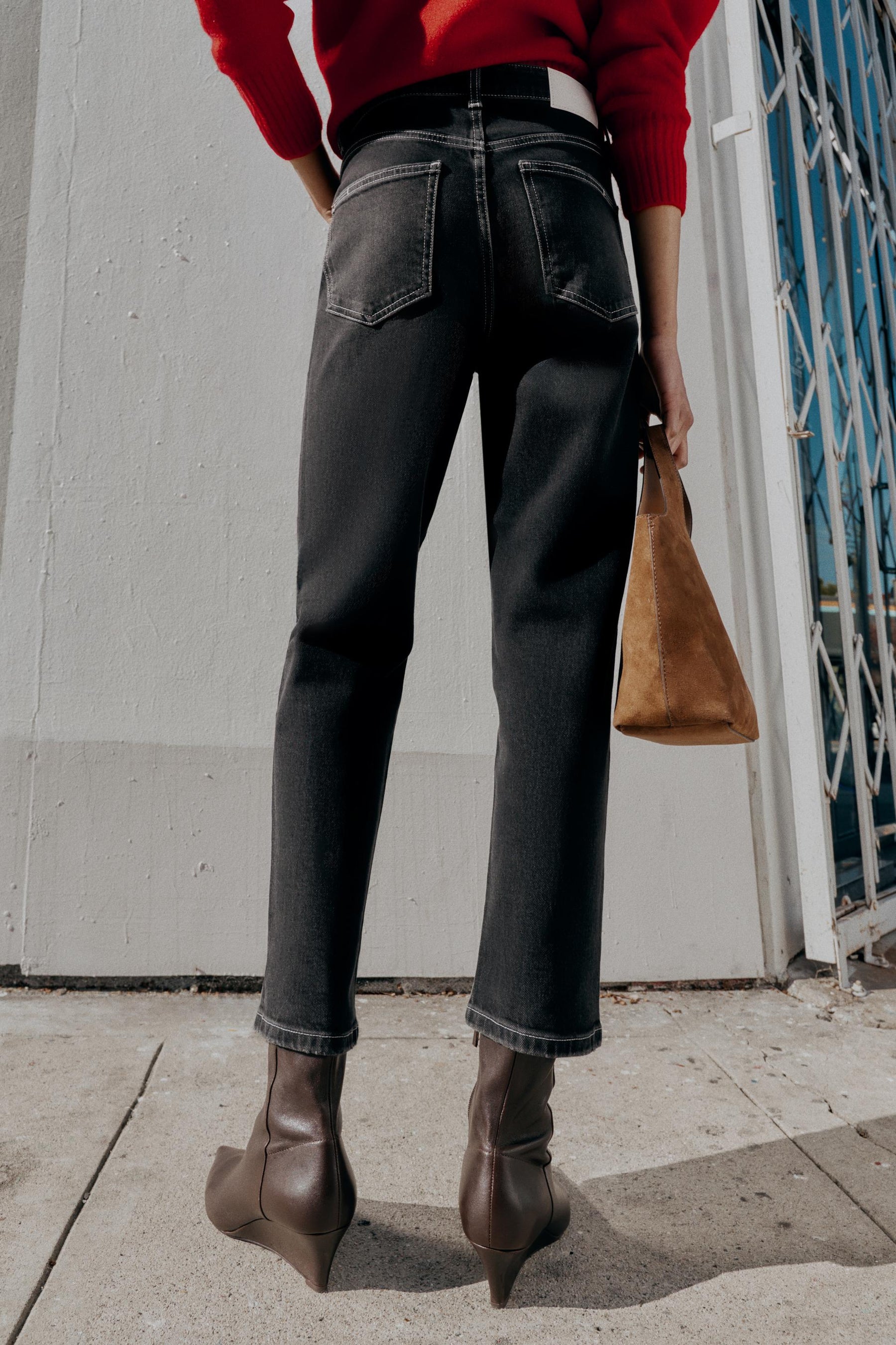 Mom-Jeans mit hohem Bund