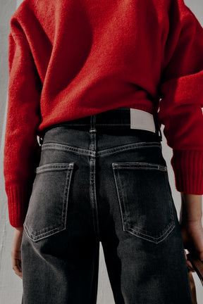 Mom-Jeans mit hohem Bund