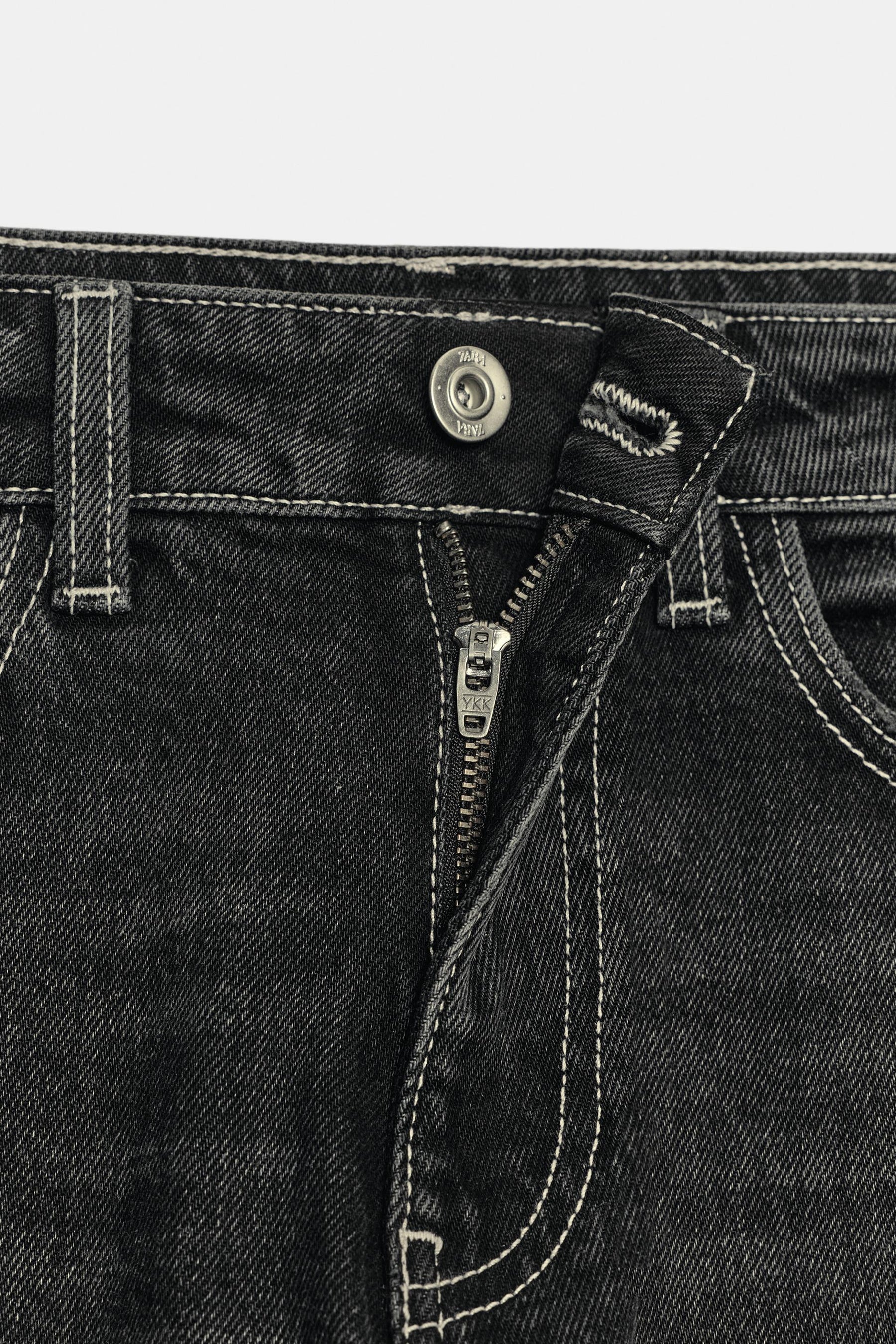 Mom-Jeans mit hohem Bund