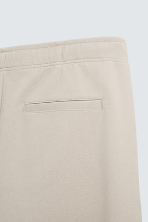 TEXTURED COMFORT BERMUDA SHORTS - Image 9