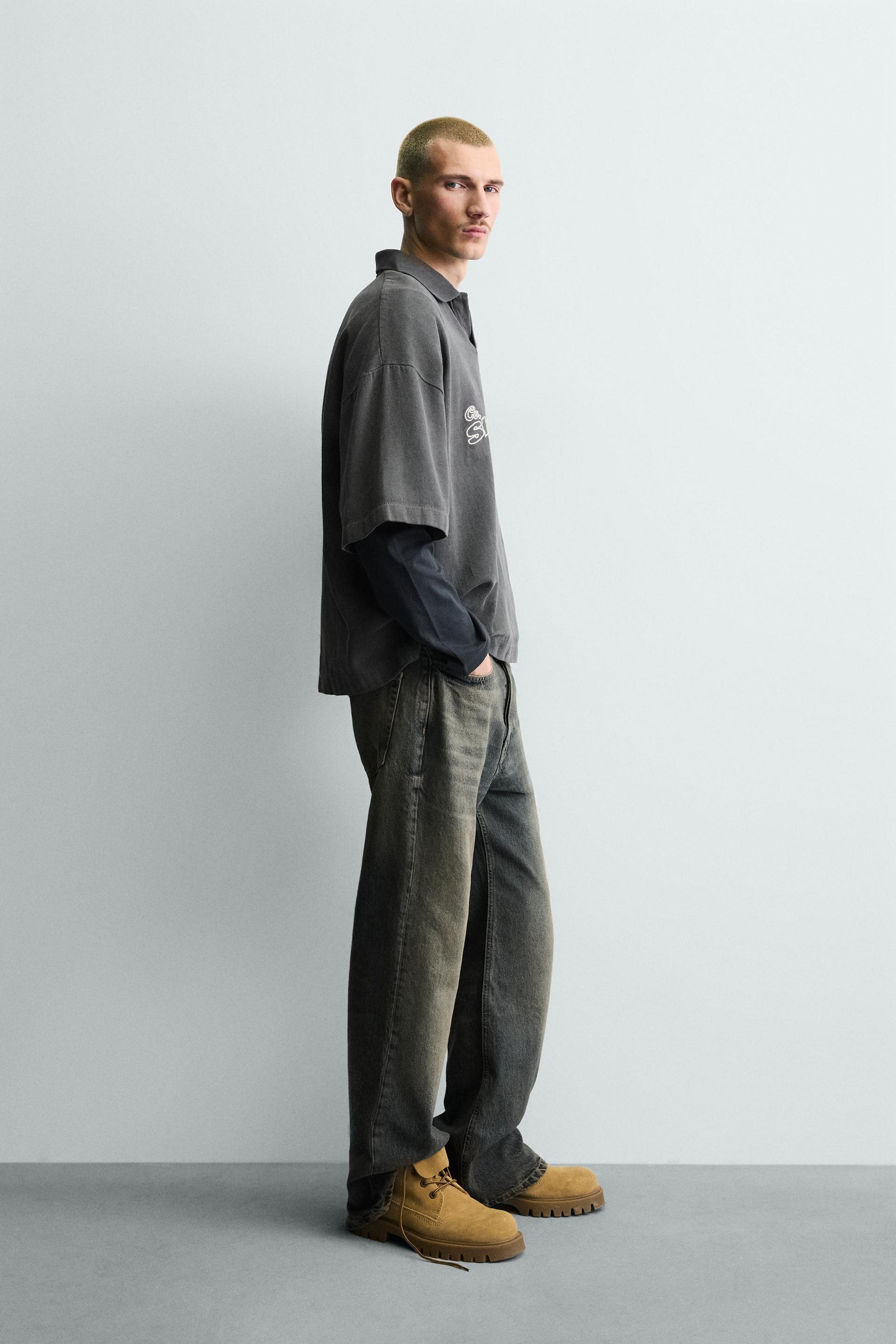 EMBROIDERED SLOGAN POLO SHIRT - Image 4