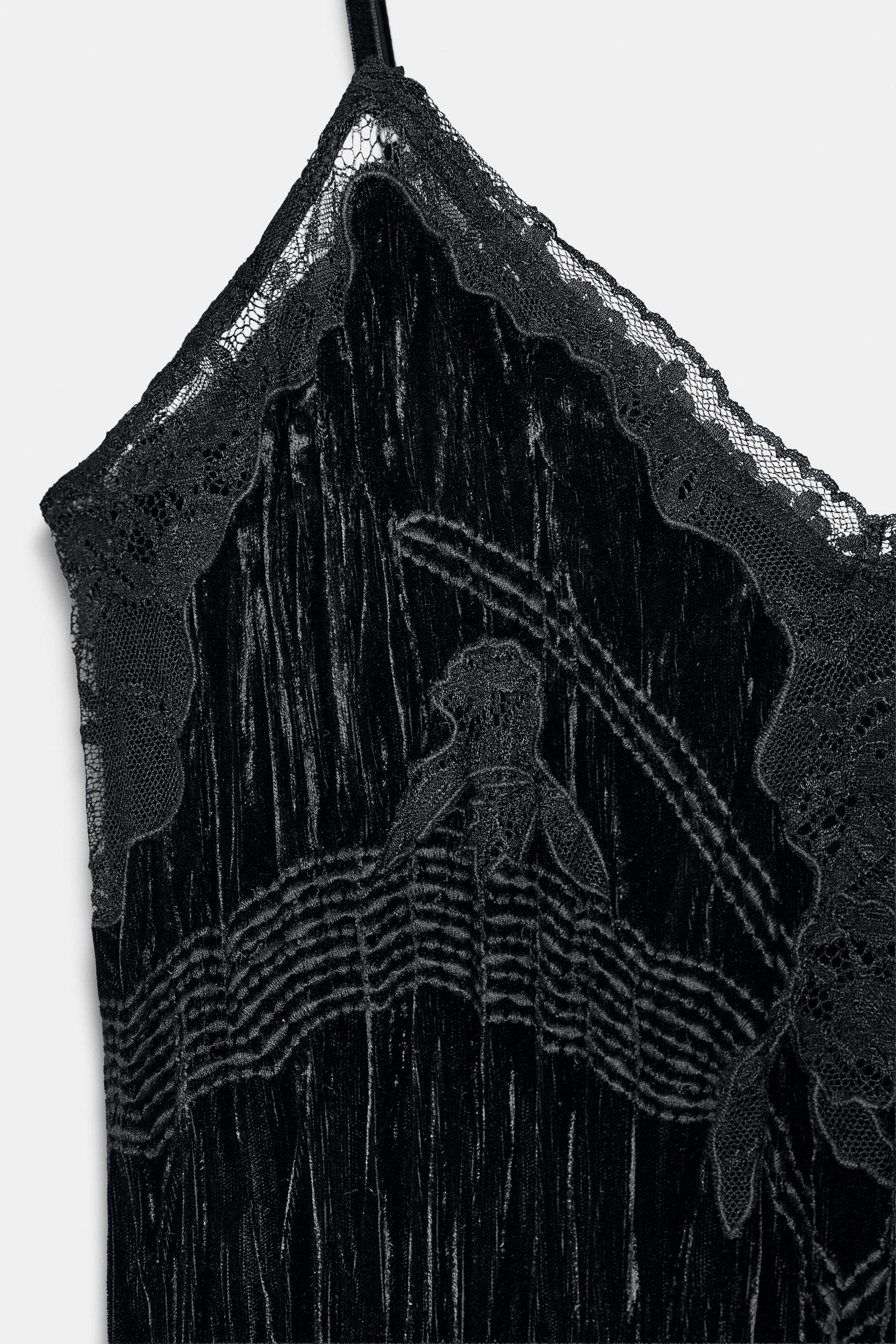 VELVET LACE TOP
