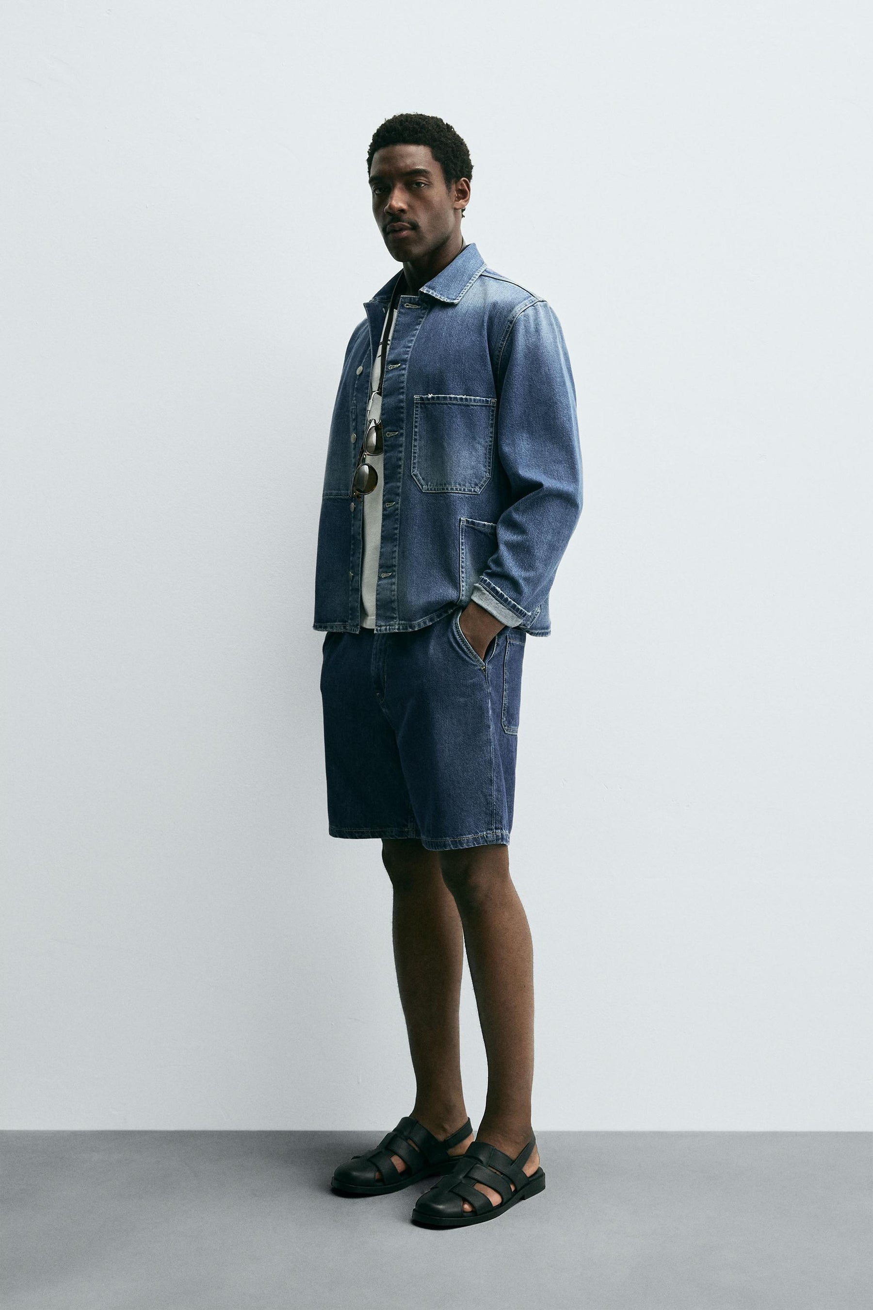 LIGHTWEIGHT DENIM STRAIGHT-LEG BERMUDA SHORTS - Image 4