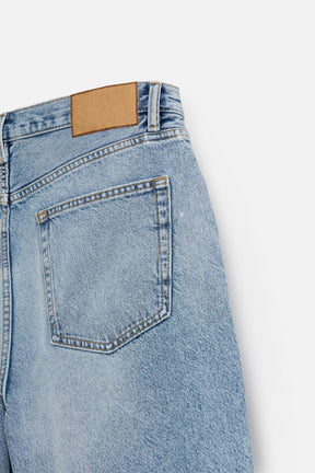 STRAIGHT-LEG DENIM BERMUDA SHORTS - Image 9
