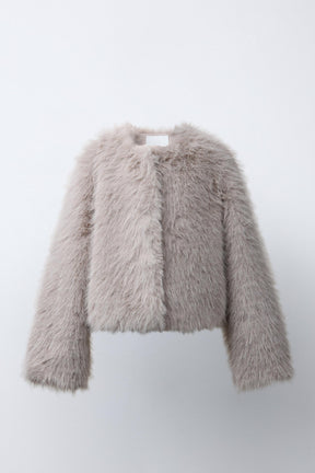 Kurze Jacke aus Kunstpelz