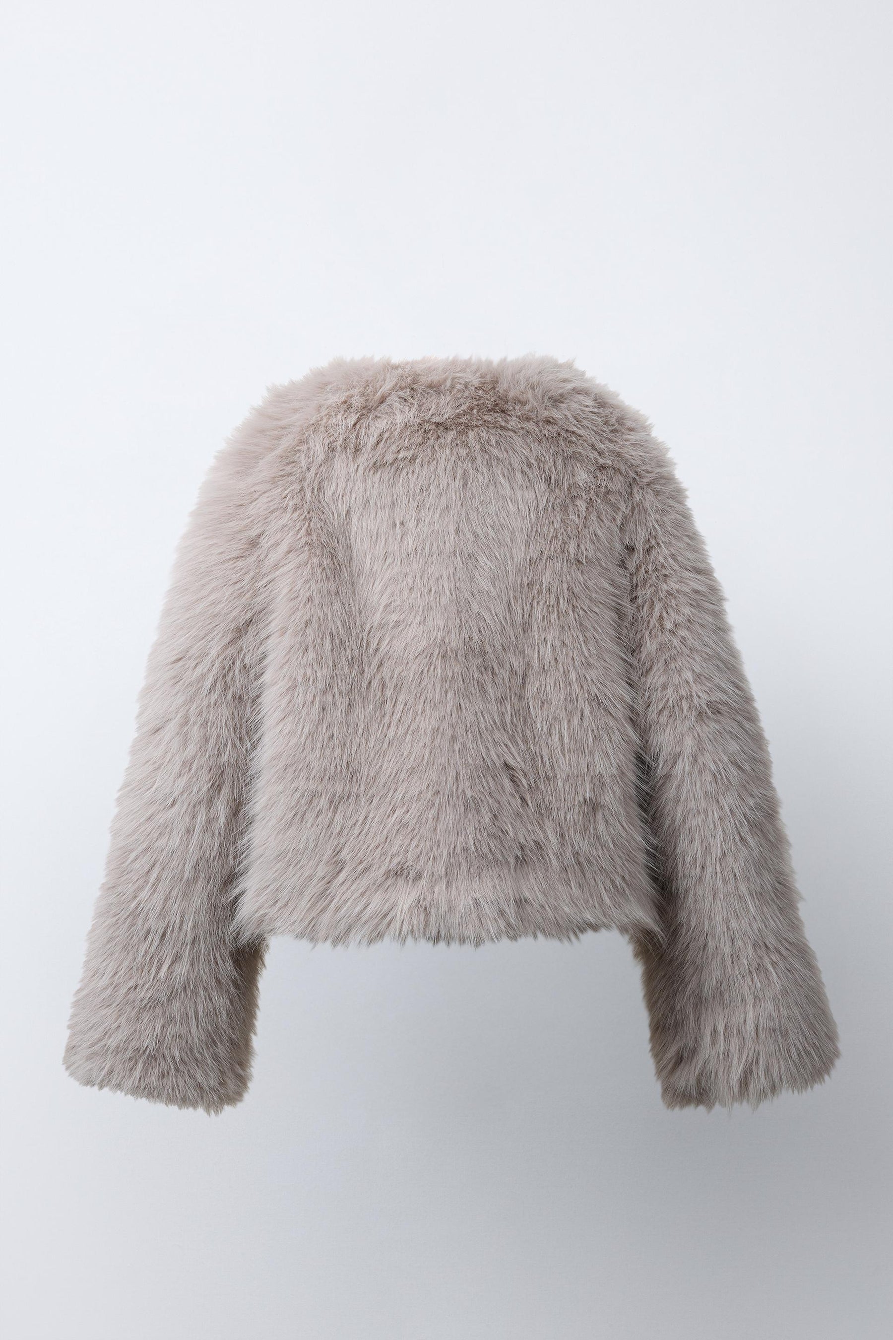 Kurze Jacke aus Kunstpelz