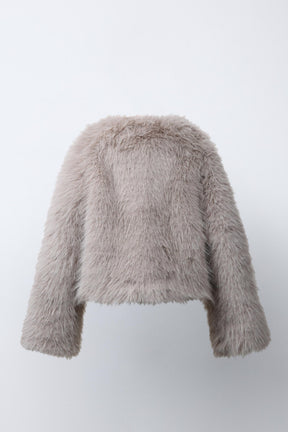 Kurze Jacke aus Kunstpelz