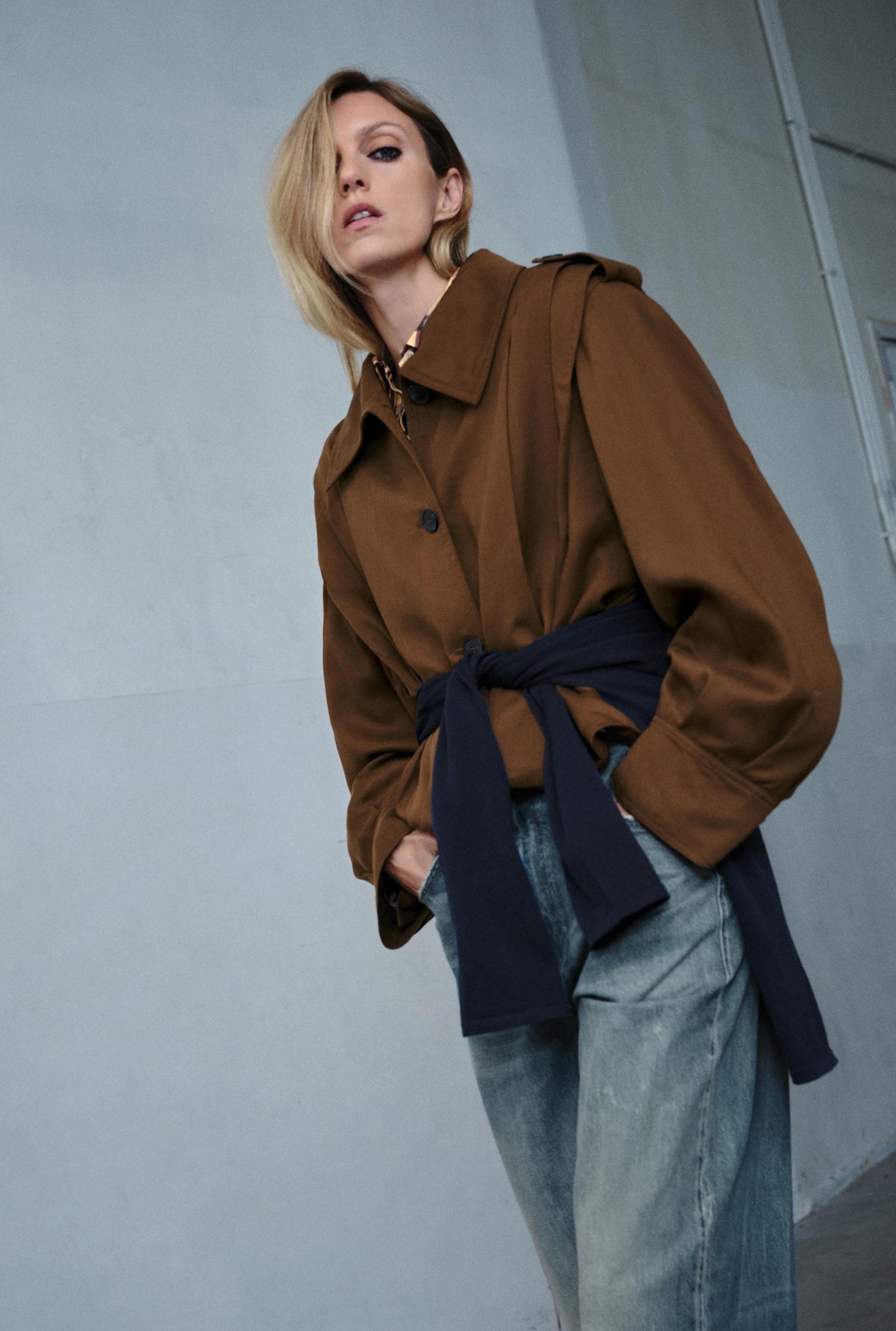 Baggy mid-waist denim jeans
