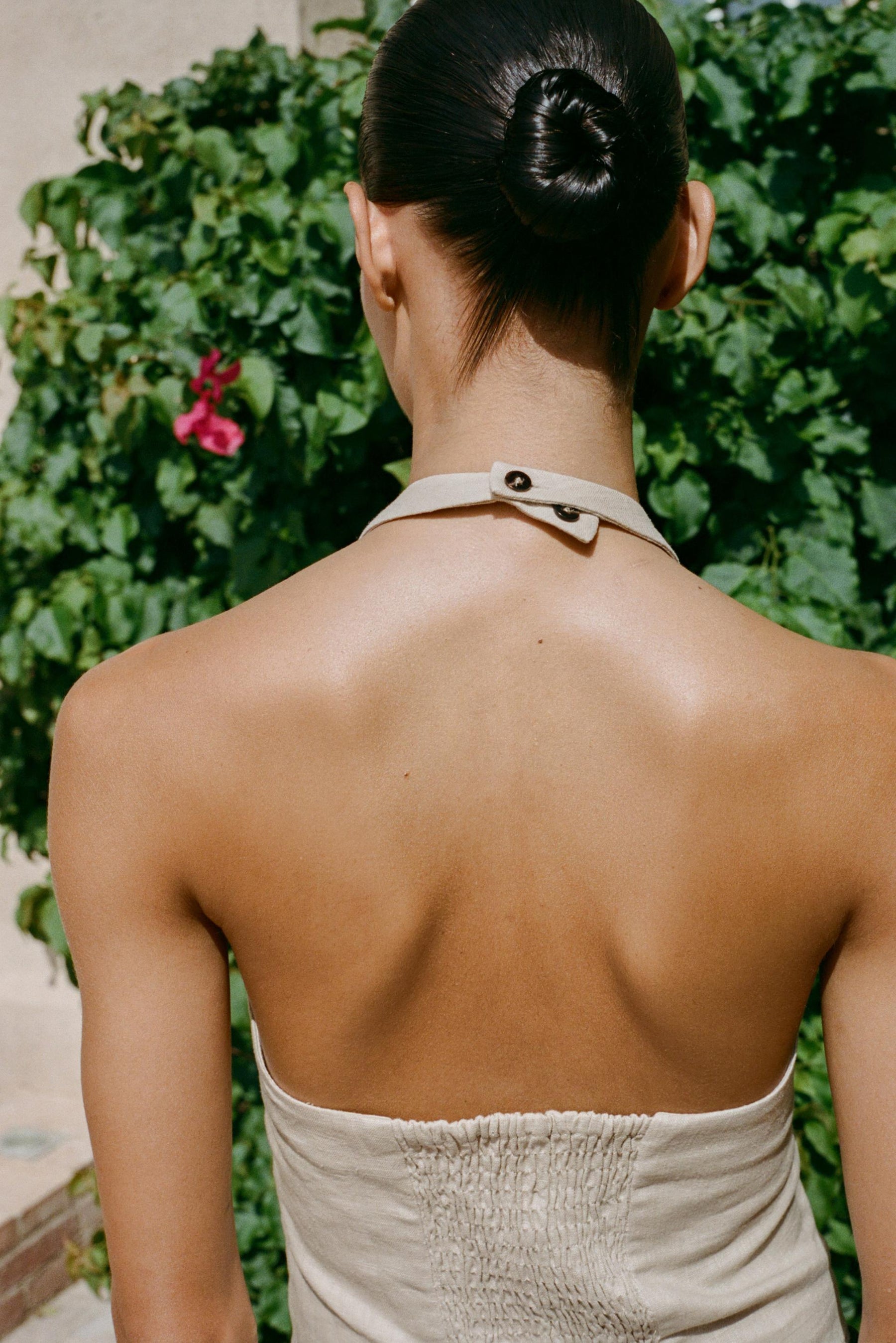 LINEN HALTER TOP